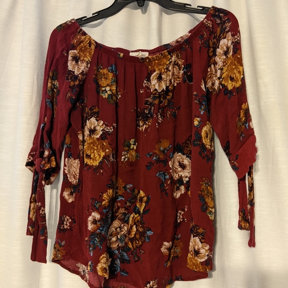 Kaii Tops - KAII medium boutique deep red floral top